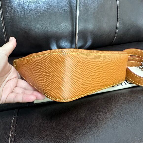 Louis Vuitton Marelle Epi Honey Gold - Picture 8 of 15